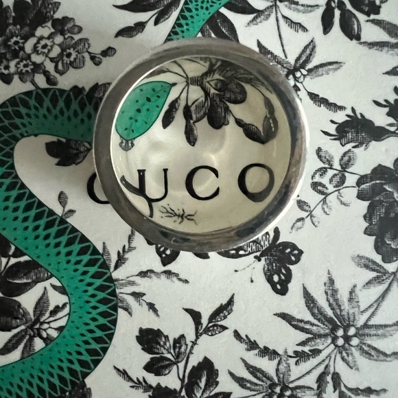 Authentic Gucci wide band ring - Picture 4 of 8